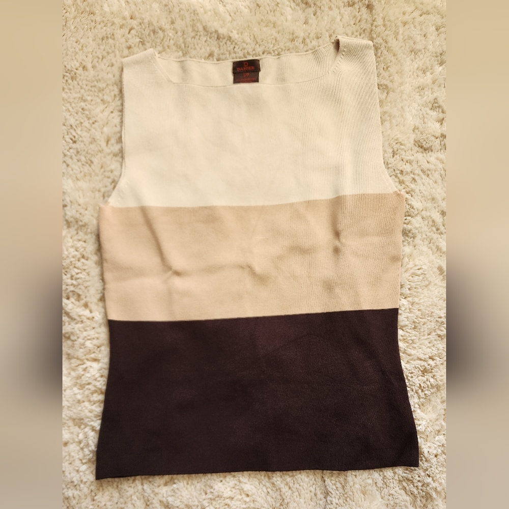 Three toned top